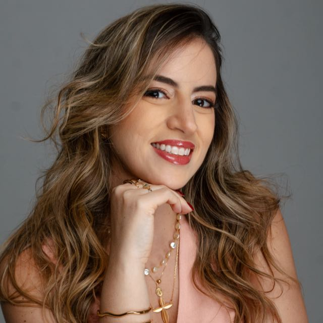Dra. Larissa Quitude — Pediatra